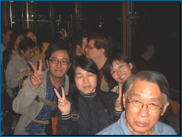 602x451 pixels (95K)